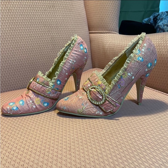 Annette Victorian Era Pumps by 3Wishes - Picture 7 of 9